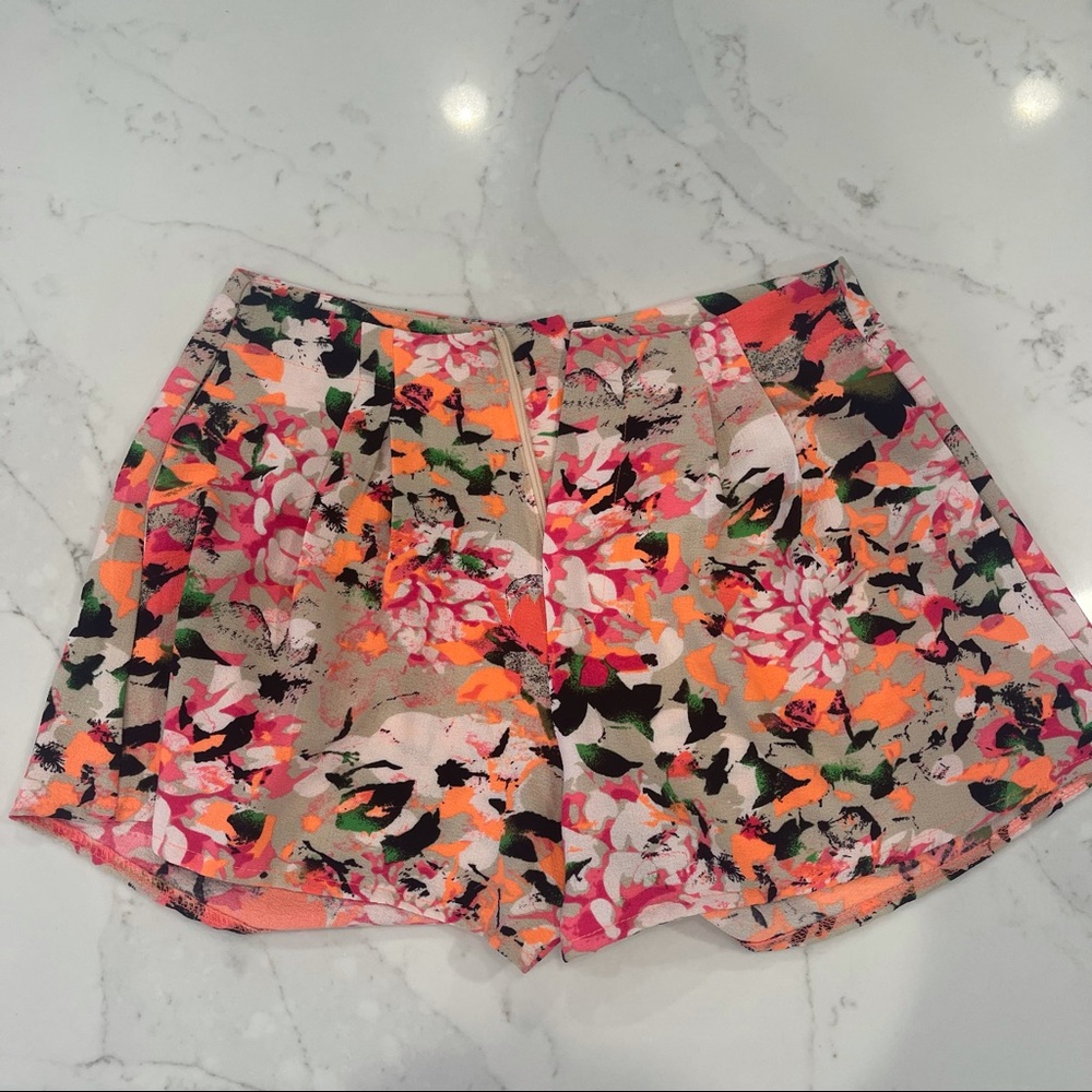 NWOT LF Mika & Gala neon floral patterned shorts - Picture 14 of 14